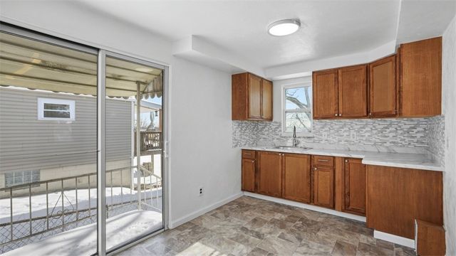 652 Riverview Dr, Dravosburg, PA 15034