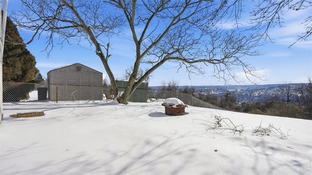 652 Riverview Dr, Dravosburg, PA 15034
