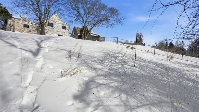 652 Riverview Dr, Dravosburg, PA 15034