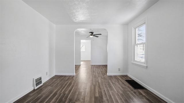 652 Riverview Dr, Dravosburg, PA 15034