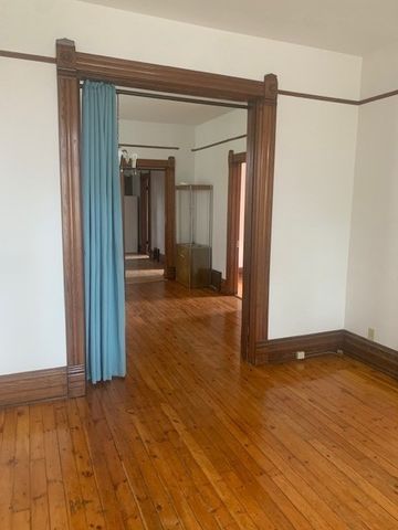 2932 N Troy Street, Chicago, IL 60618