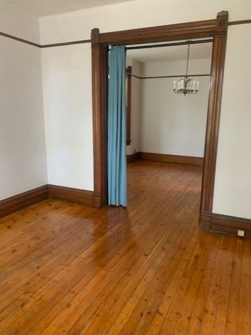 2932 N Troy Street, Chicago, IL 60618