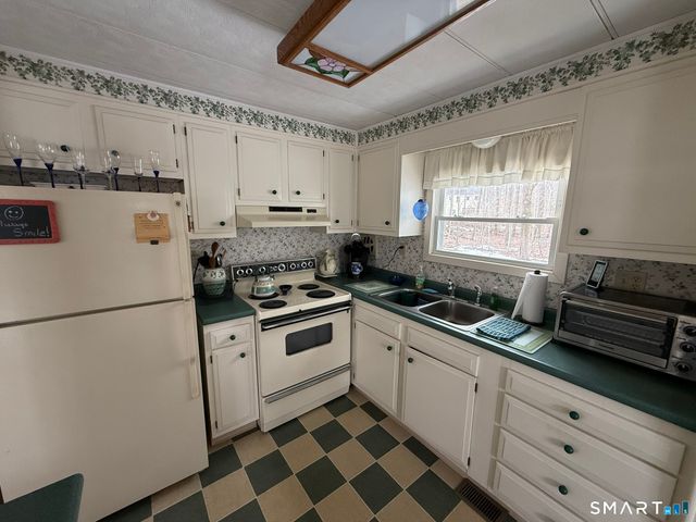 21 Harvey Drive, Old Saybrook, CT 06475