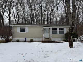 21 Harvey Drive, Old Saybrook, CT 06475