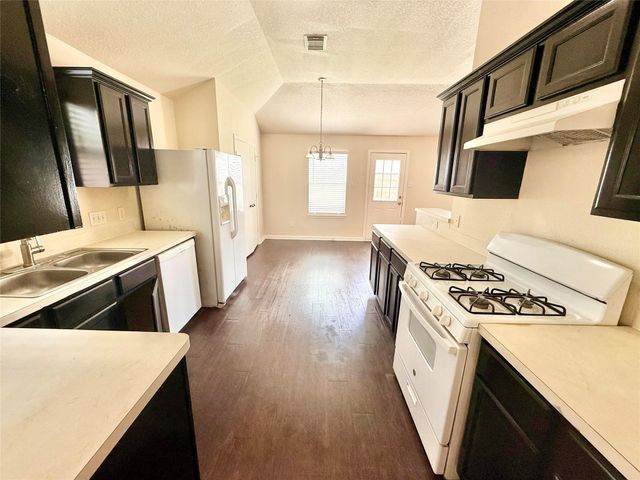 3906 Teal Run Meadows Drive, Fresno, TX 77545