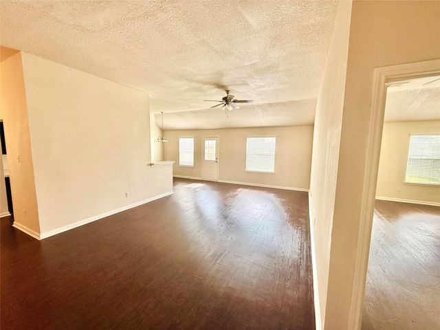 3906 Teal Run Meadows Drive, Fresno, TX 77545
