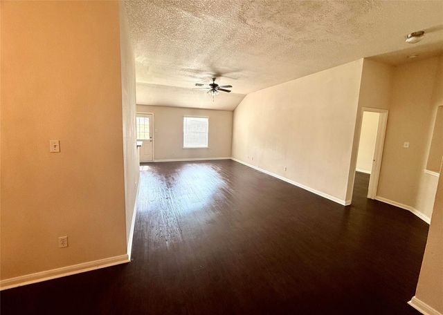 3906 Teal Run Meadows Drive, Fresno, TX 77545