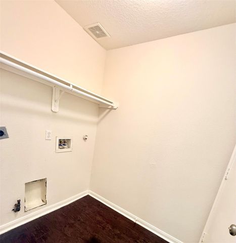 3906 Teal Run Meadows Drive, Fresno, TX 77545