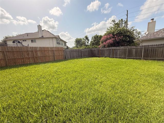 3906 Teal Run Meadows Drive, Fresno, TX 77545