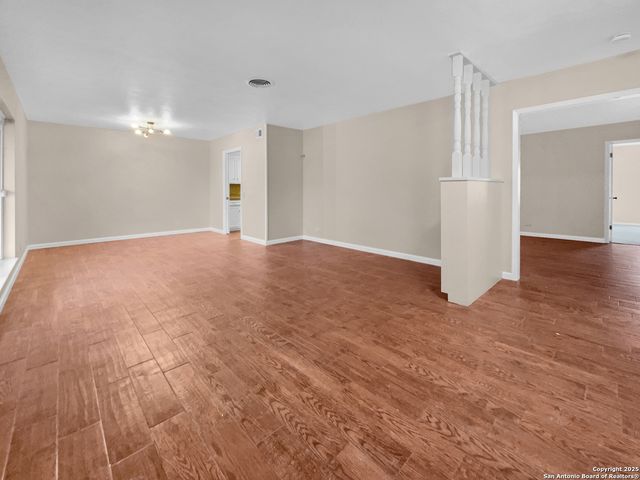 8310 DUDLEY DR, San Antonio, TX 78230