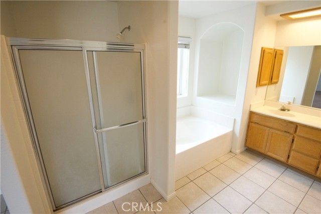 17482 Walnut, Hesperia, CA 92345