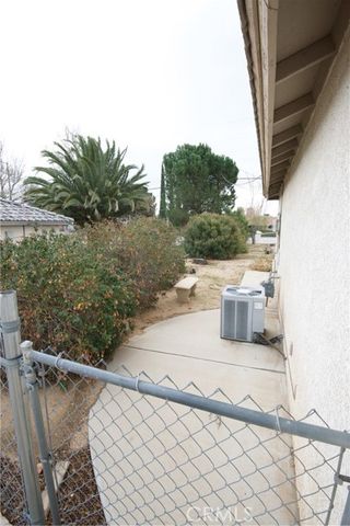 17482 Walnut, Hesperia, CA 92345