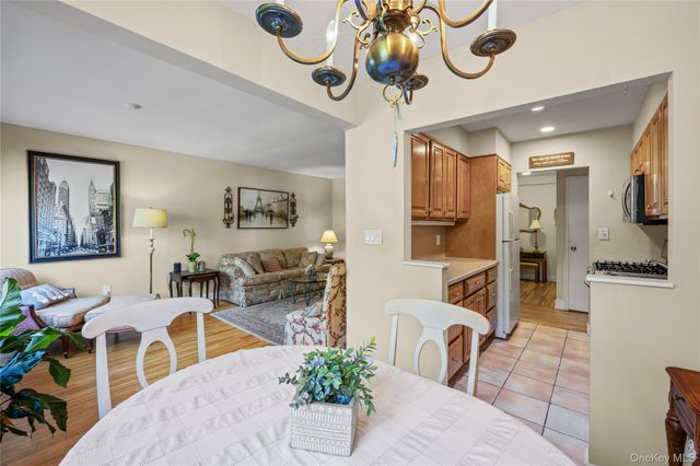 120 Morris Avenue b5, Rockville Centre, NY 11570