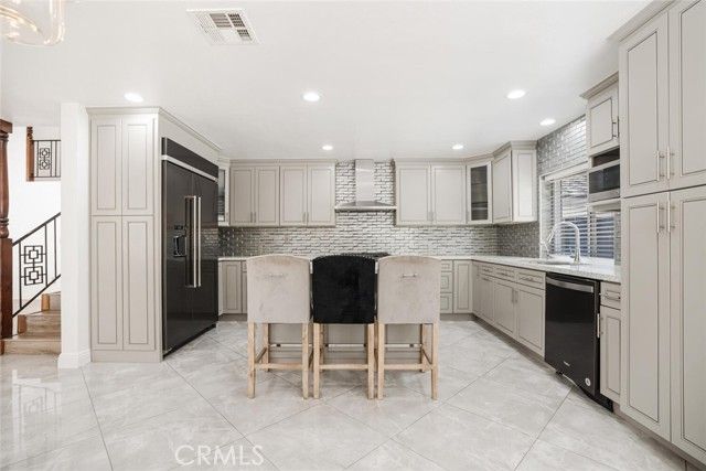 22301 Michale Street, West Hills (los Angeles), CA 91304