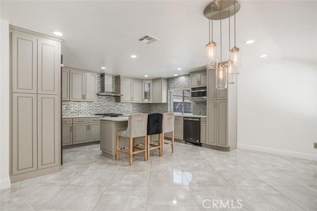 22301 Michale Street, West Hills (los Angeles), CA 91304