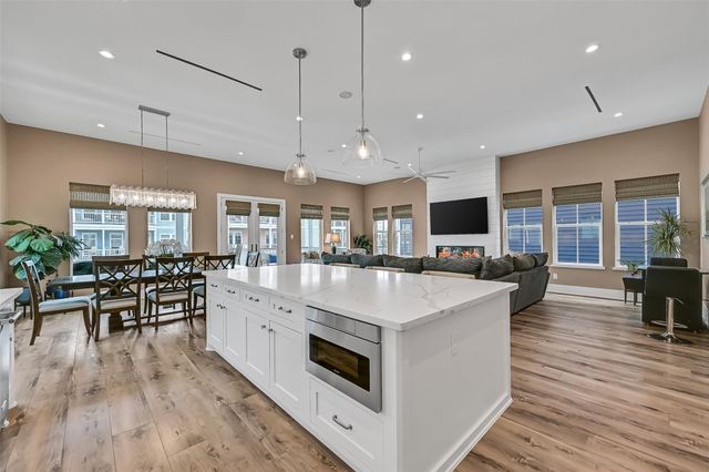 3823 Conch, Galveston, TX 77554