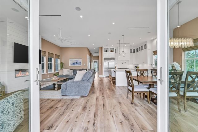 3823 Conch, Galveston, TX 77554