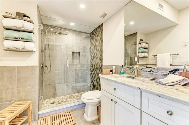 1 BENJAMIN FRANKLIN DRIVE 3, Sarasota, FL 34236