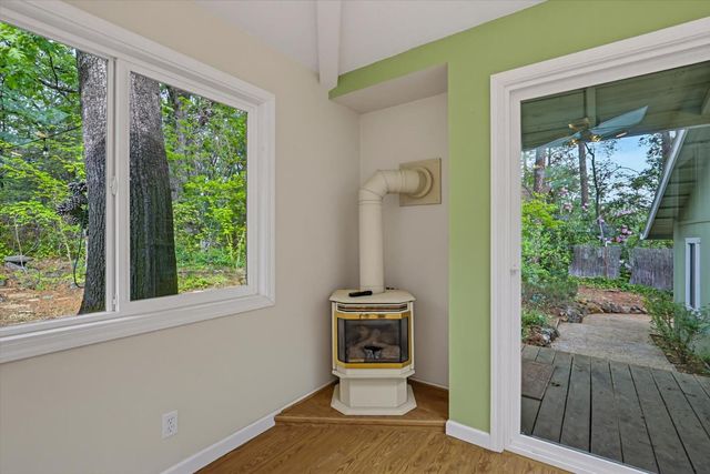16800 Scott Way, Grass Valley, CA 95949
