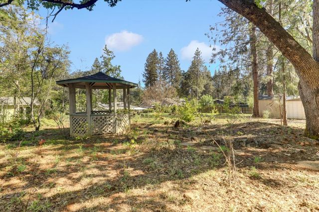 16800 Scott Way, Grass Valley, CA 95949