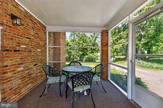 6727 NEWINGTON RD, Lorton, VA 22079