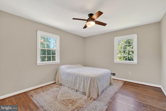 6727 NEWINGTON RD, Lorton, VA 22079