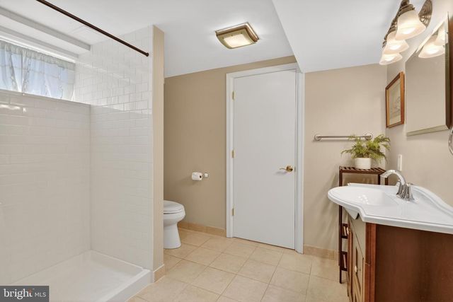 6727 NEWINGTON RD, Lorton, VA 22079