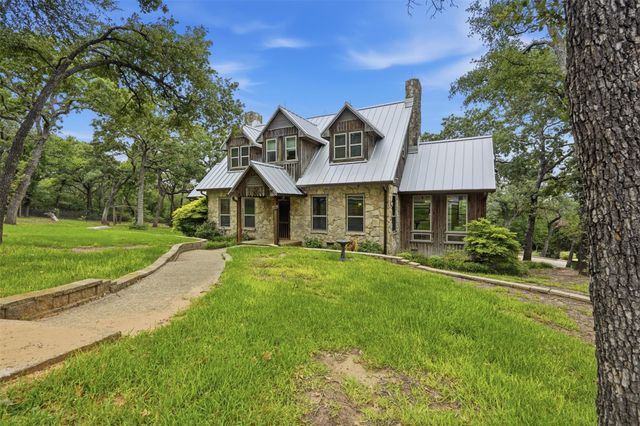 1100 Crazy Horse Trail, Burleson, TX 76028