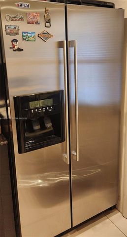 3301 N Country Club Dr 211, Aventura, FL 33180