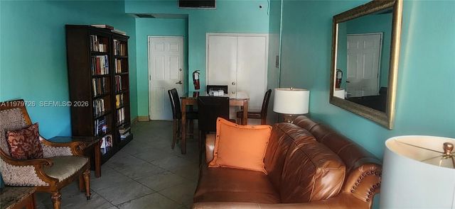 3301 N Country Club Dr 211, Aventura, FL 33180