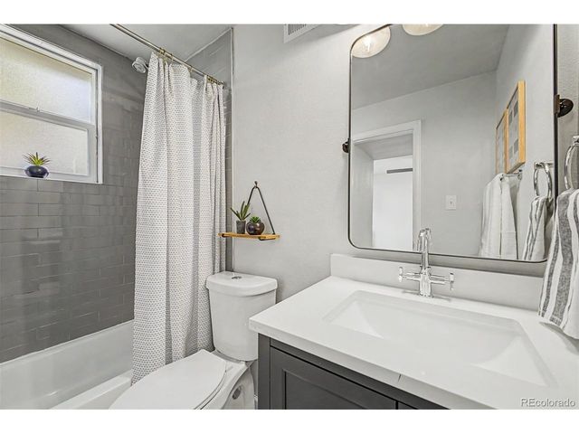 939 Terry St, Golden, CO 80401