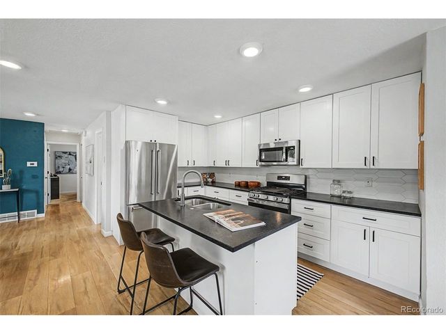 939 Terry St, Golden, CO 80401
