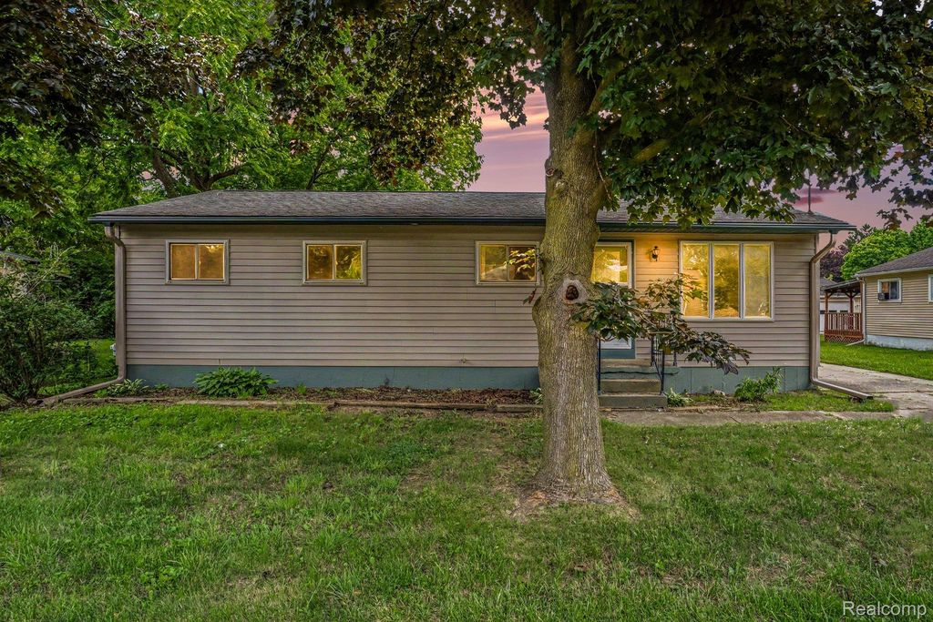 821 Isham Street, Owosso, MI 48867