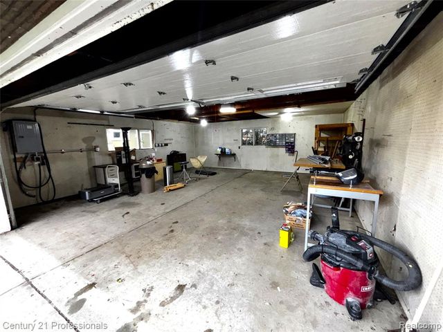 33071 Barton Street, Garden City, MI 48135