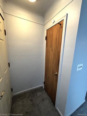 33071 Barton Street, Garden City, MI 48135