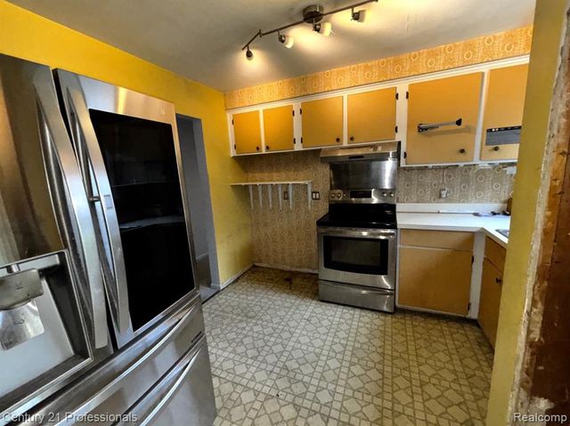 33071 Barton Street, Garden City, MI 48135