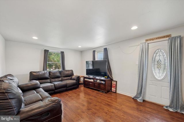 213 WATSON RD, Sharon Hill, PA 19079