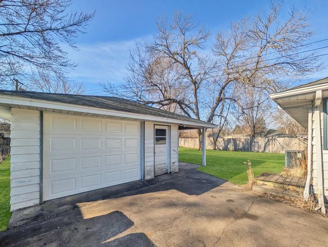 2940 115th Avenue NW, Coon Rapids, MN 55433