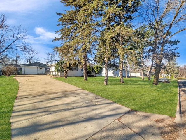2940 115th Avenue NW, Coon Rapids, MN 55433