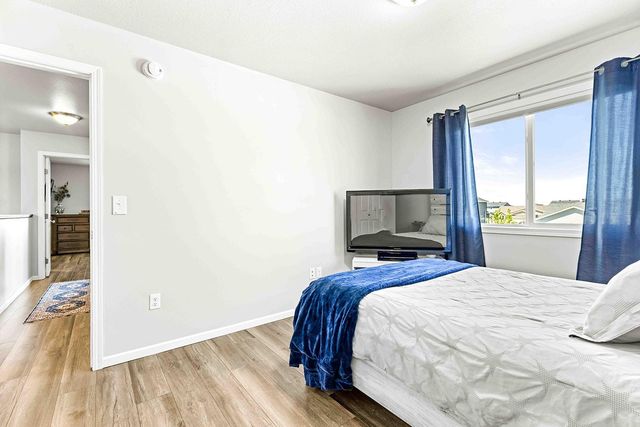 2420 Harbor Lane, West Fargo, ND 58078