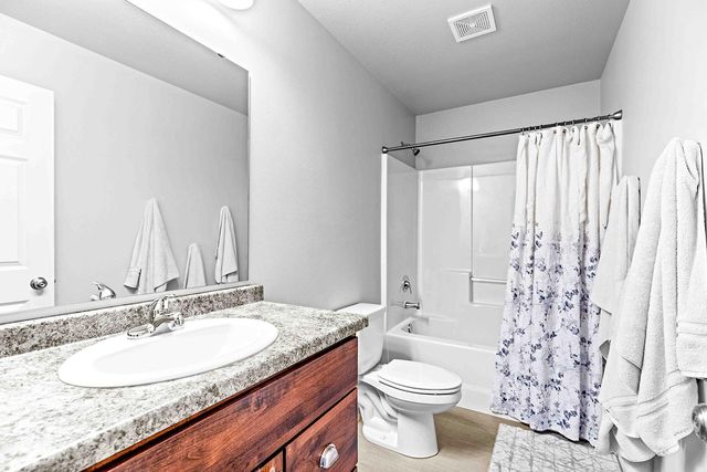 2420 Harbor Lane, West Fargo, ND 58078