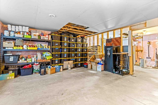 2420 Harbor Lane, West Fargo, ND 58078