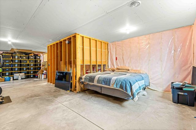 2420 Harbor Lane, West Fargo, ND 58078