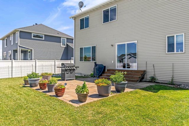 2420 Harbor Lane, West Fargo, ND 58078
