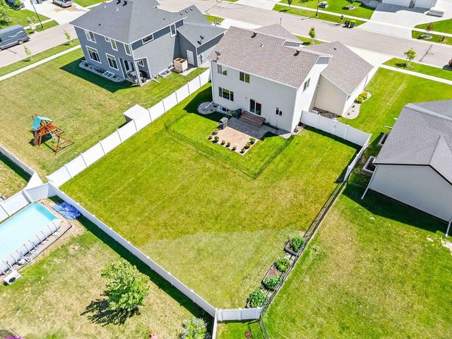 2420 Harbor Lane, West Fargo, ND 58078