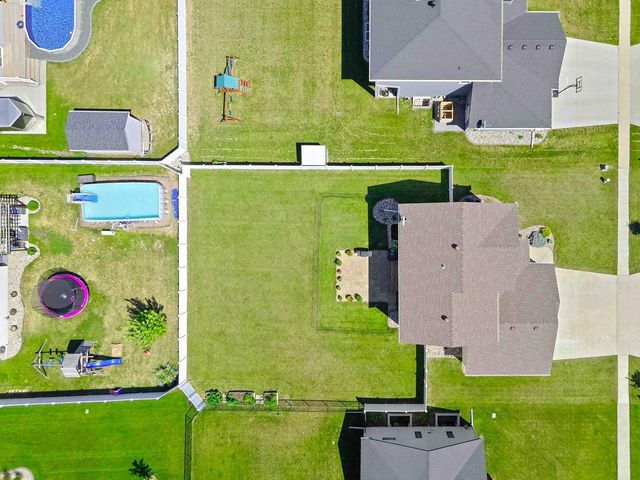 2420 Harbor Lane, West Fargo, ND 58078