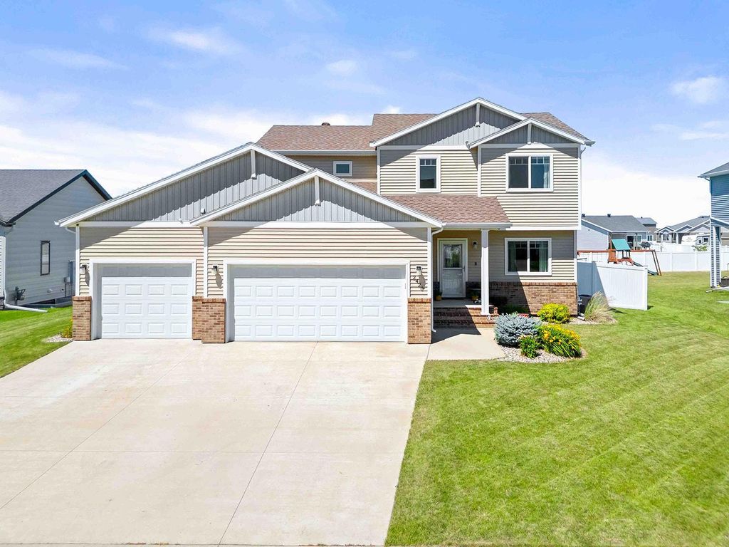 2420 Harbor Lane, West Fargo, ND 58078