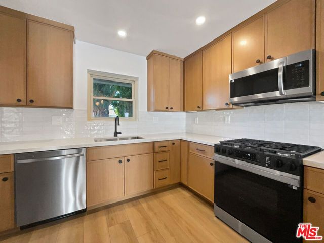 5736 Vantage Avenue, Valley Village, CA 91607