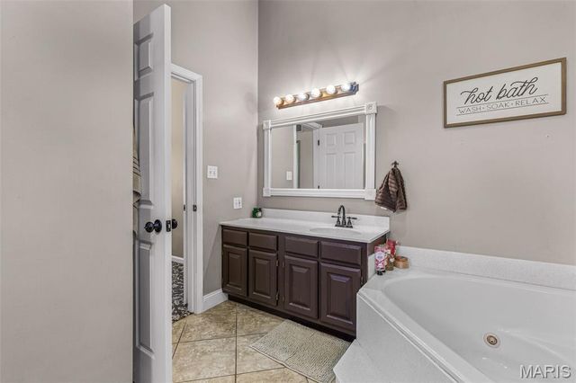 210 Buzzard Rock Road, Farmington, MO 63640