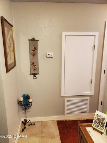 417 Banana Cay Dr Apt D, South Daytona, FL 32119